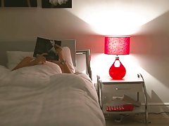 Tomas ir aš fuck šalia vyrelis lovoje