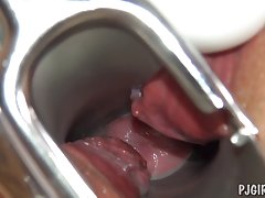 Violetos orgazmus reflektorius į jos makštį
