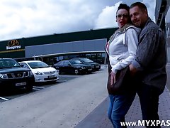 Ji ieškojo darbo, ji gavo atsitiktinių darbų porno